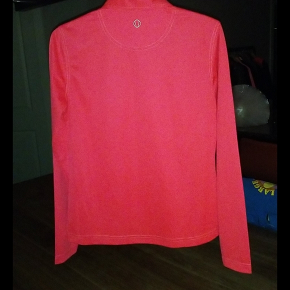 Athletic top size medium  Sunice - Picture 2 of 3